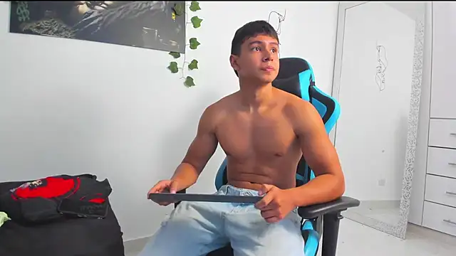 Snapshot of Bray_Kevin chatting on 02.14.25 Bray Kevin online show from 02.14.25