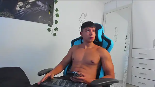 Snapshot of Bray_Kevin chatting on 02.28.25 Bray Kevin online show from 02.28.25