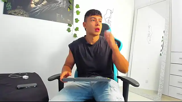 Snapshot of Bray_Kevin chatting on 03.15.25 Bray Kevin online show from 03.15.25