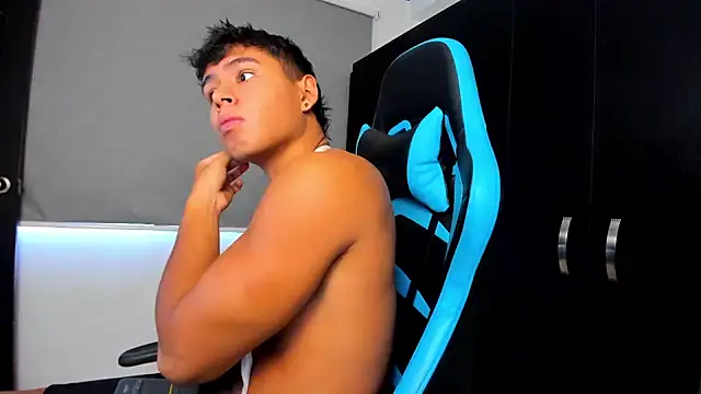 Snapshot of Bray_Kevin chatting on 09.28.25 Bray Kevin online show from 09.28.25