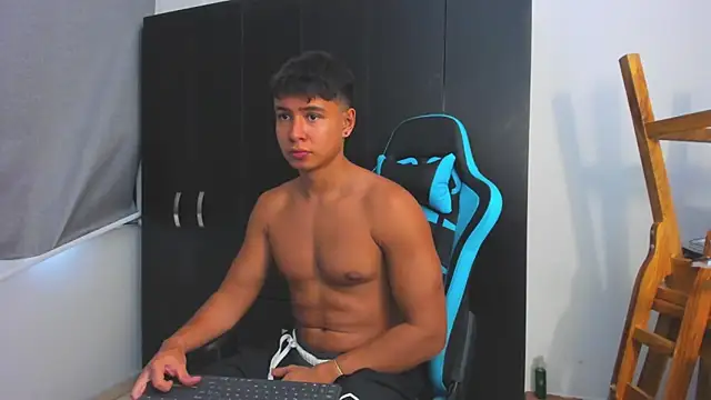 Snapshot of Bray_Kevin chatting on 11.28.25 Bray Kevin online show from 11.28.25