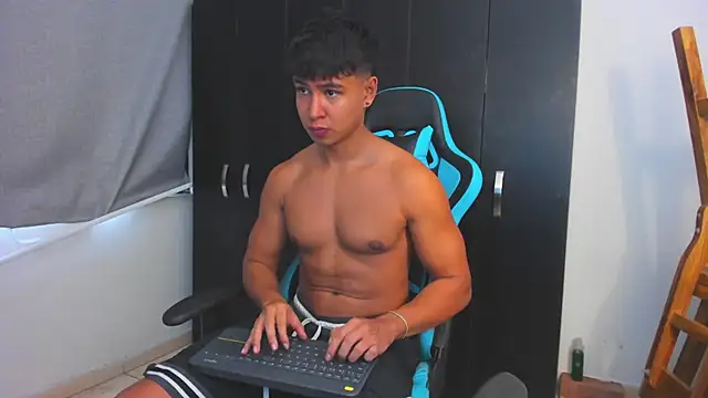 Snapshot of Bray_Kevin chatting on 11.29.25 Bray Kevin online show from 11.29.25