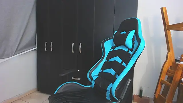 Snapshot of Bray_Kevin chatting on 12.02.25 Bray Kevin online show from 12.02.25