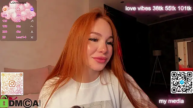 Snapshot of Tracy-Taylor chatting on 10.04.25 Tracy-Taylor online show from 10.04.25