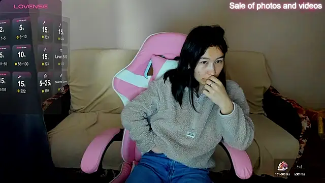 SaraXray online show from 09.29.25