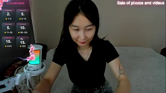 SaraXray online show from 11.22.25