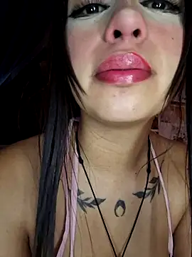 Snapshot of Hot_sophie_ chatting on 03.08.25 Hot sophie  online show from 03.08.25