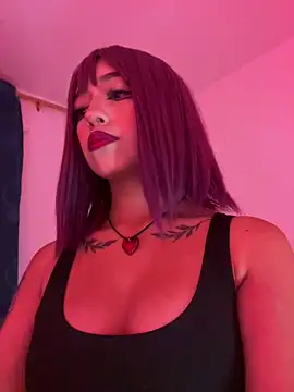 Snapshot of Hot_sophie_ chatting on 10.30.25 Hot sophie  online show from 10.30.25