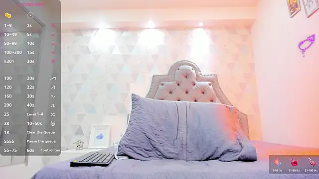 Snapshot of JacksonMuller_ chatting on 12.04.24 JacksonMuller online show from 12.04.24