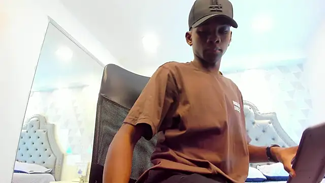 Snapshot of JacksonMuller_ chatting on 12.13.24 JacksonMuller online show from 12.13.24