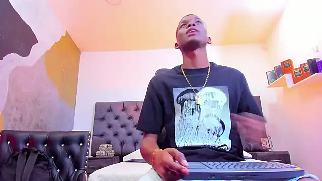 Snapshot of JacksonMuller_ chatting on 12.23.24 JacksonMuller online show from 12.23.24