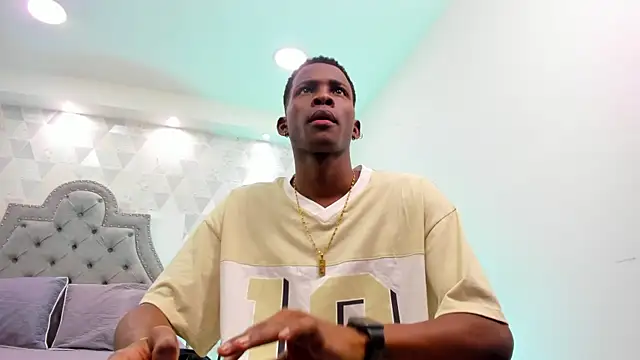 Snapshot of JacksonMuller_ chatting on 01.10.25 JacksonMuller online show from 01.10.25