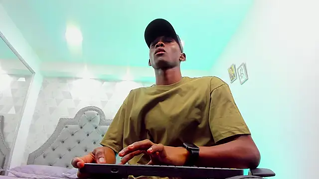 Snapshot of JacksonMuller_ chatting on 01.16.25 JacksonMuller online show from 01.16.25