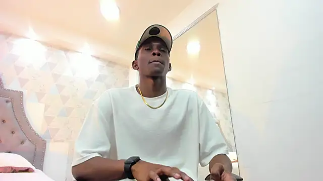 Snapshot of JacksonMuller_ chatting on 01.31.25 JacksonMuller online show from 01.31.25