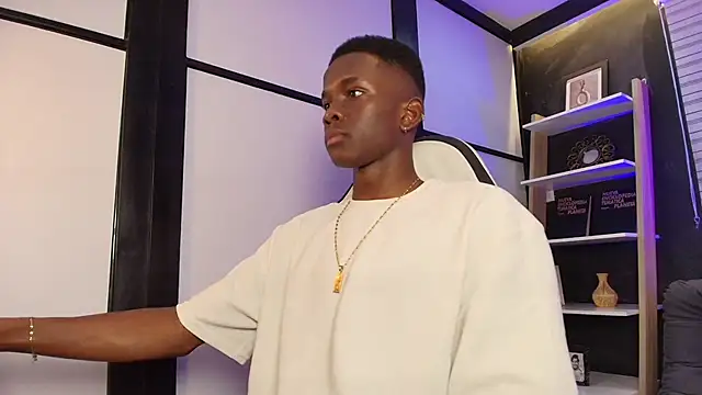 Snapshot of JacksonMuller_ chatting on 03.20.25 JacksonMuller online show from 03.20.25