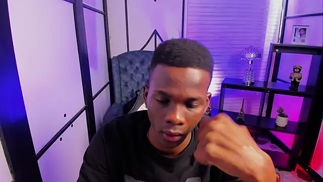 Snapshot of JacksonMuller_ chatting on 10.21.25 JacksonMuller online show from 10.21.25