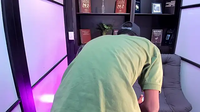 Snapshot of JacksonMuller_ chatting on 10.27.25 JacksonMuller online show from 10.27.25