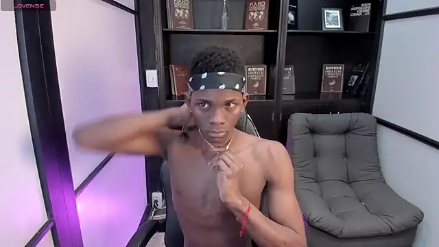 Snapshot of JacksonMuller_ chatting on 10.29.25 JacksonMuller online show from 10.29.25