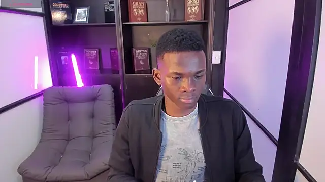 Snapshot of JacksonMuller_ chatting on 11.05.25 JacksonMuller online show from 11.05.25