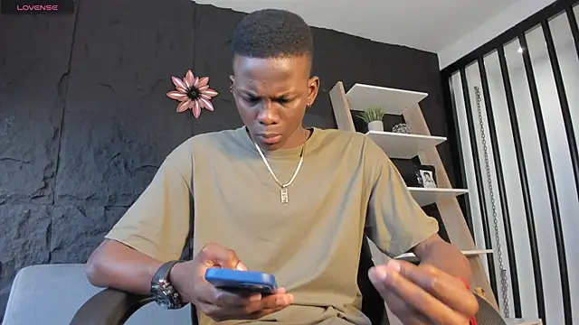 Snapshot of JacksonMuller_ chatting on 11.28.25 JacksonMuller online show from 11.28.25