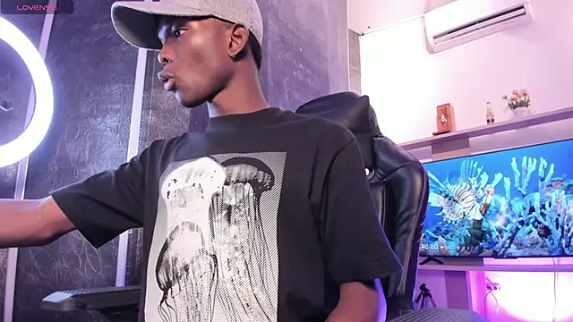 Snapshot of JacksonMuller_ chatting on 12.03.25 JacksonMuller online show from 12.03.25