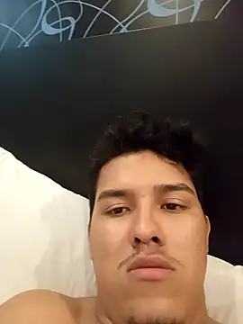 Snapshot of Negoo010 chatting on 04.14.26 Negoo010 online show from 04.14.26