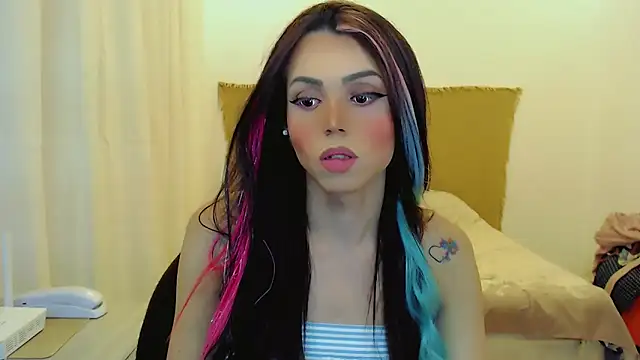 Snapshot of Sophie_Fantasys chatting on 12.21.25 Sophie Fantasys online show from 12.21.25