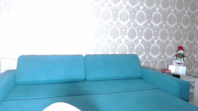 Snapshot of Louise_Lavender chatting on 12.28.24 Louise Lavender online show from 12.28.24