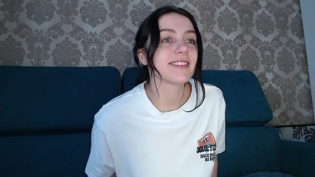 Snapshot of Louise_Lavender chatting on 02.26.25 Louise Lavender online show from 02.26.25