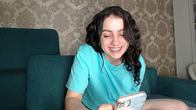 Snapshot of Louise_Lavender chatting on 02.28.25 Louise Lavender online show from 02.28.25