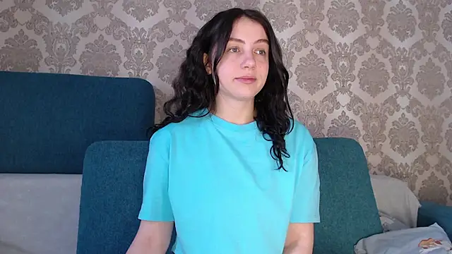 Snapshot of Louise_Lavender chatting on 03.05.25 Louise Lavender online show from 03.05.25