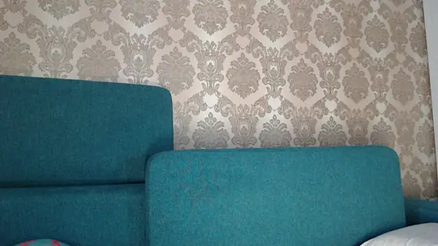 Snapshot of Louise_Lavender chatting on 03.18.25 Louise Lavender online show from 03.18.25