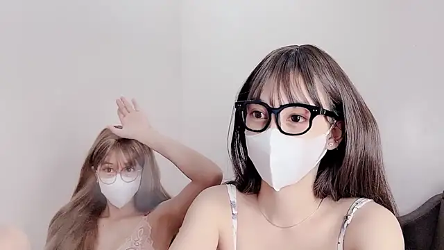 Snapshot of Mono-Stewardesss chatting on 12.07.24 Mono-Stewardesss online show from 12.07.24