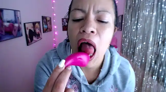 Cristal w online show from 02.19.25