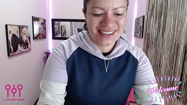 Cristal w online show from 10.17.25