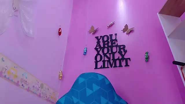 Lila Pinky online show from 03.19.25