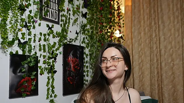 NaughtYHomemadE online show from 10.24.25