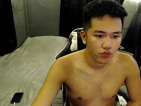 xgregor07 online show from 10.13.25