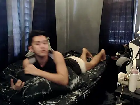 xgregor07 online show from 11.30.25