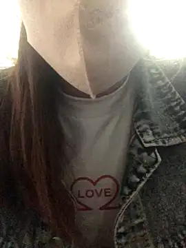 Snapshot of Rosa_998 chatting on 10.16.25 Rosa 998 online show from 10.16.25