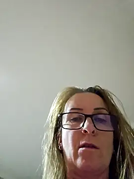 Snapshot of Steffi45 chatting on 11.12.25 Steffi45 online show from 11.12.25