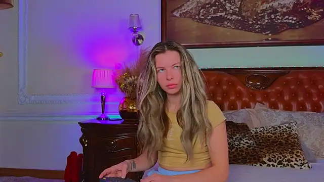 Real Tini online show from 11.04.25