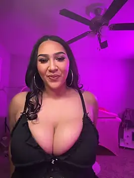 Snapshot of Lickplayofficial chatting on 10.17.25 Lickplayofficial online show from 10.17.25