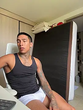 Snapshot of sendfer chatting on 03.10.26 sendfer online show from 03.10.26