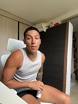 Snapshot of sendfer chatting on 03.11.26 sendfer online show from 03.11.26