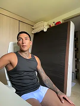 Snapshot of sendfer chatting on 03.13.26 sendfer online show from 03.13.26