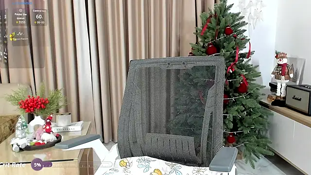 Snapshot of _Joliie_ chatting on 11.22.25 Joliie online show from 11.22.25