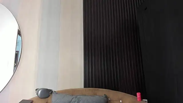 Snapshot of _shantal_smith chatting on 03.17.26 shantal smith online show from 03.17.26