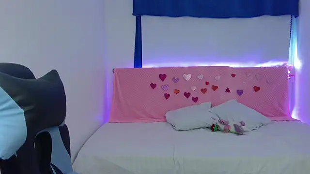 Lia 14  online show from 02.22.25