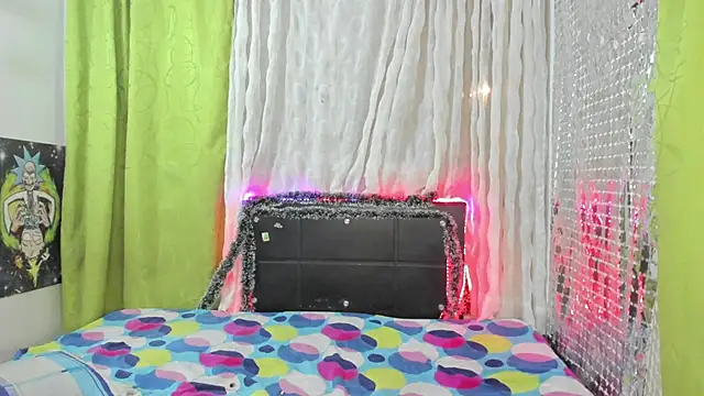 Snapshot of Megan_Miles02 chatting on 01.04.25 Megan Miles02 online show from 01.04.25